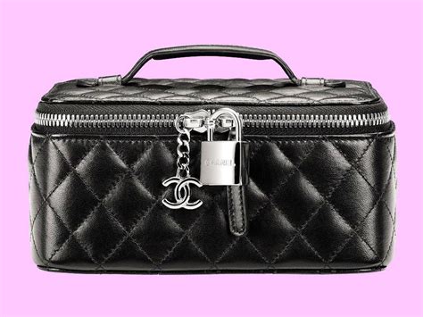 chanel makup bag